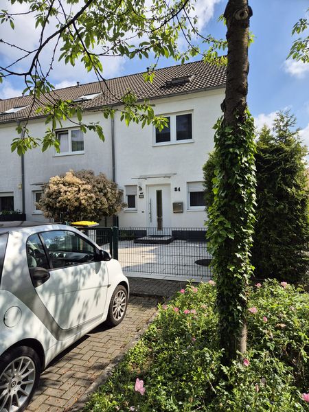 Modernes Reihenhaus in Bergisch Gladbach-Paffrath